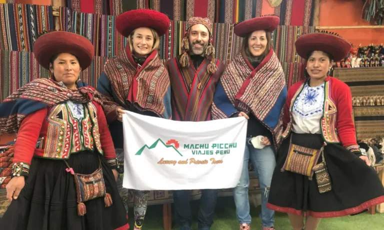 turistas-estrangeiros-que-ver-em-cusco-chincheros