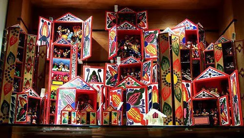 Ayacucho: retábulos e cerâmica de Quinua