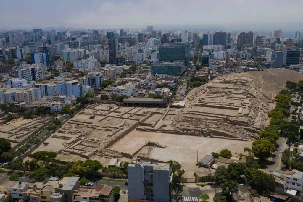 Huaca Pucllana, Lima